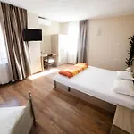 Zenith بيت ضيافة 4*